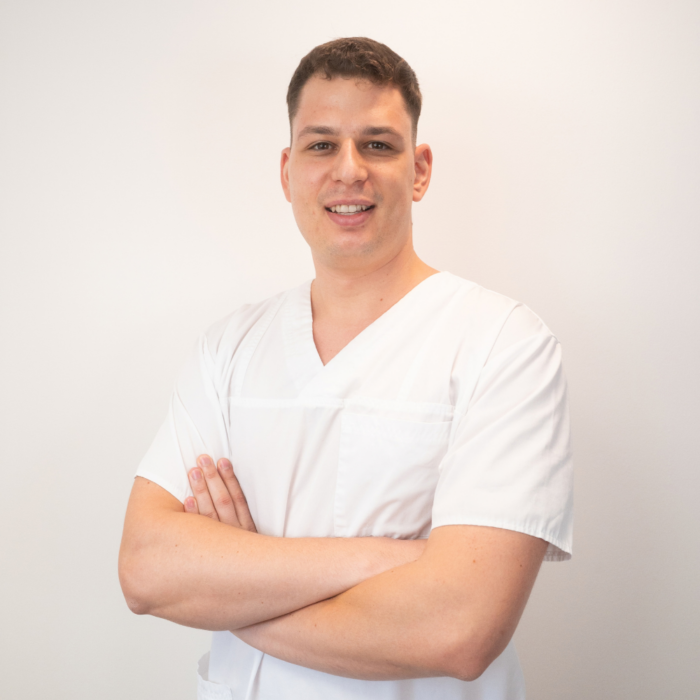 Dr. Mihai Mihalceanu, oralchirurgisch tätiger Zahnarzt bei edel & weiss Zahnärzte in Nürnberg.