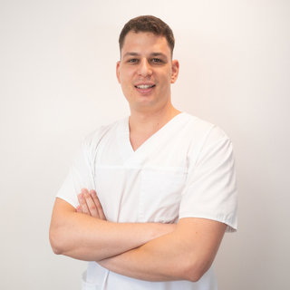 Dr. Mihai Mihalceanu, oralchirurgisch tätiger Zahnarzt bei edel & weiss Zahnärzte in Nürnberg.